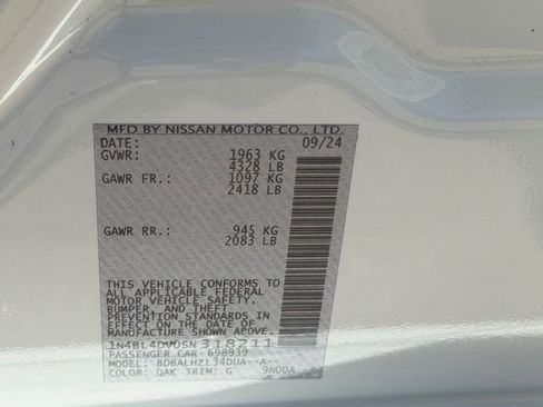 Used 2025 Nissan Altima 2.5 SV FWD image 33