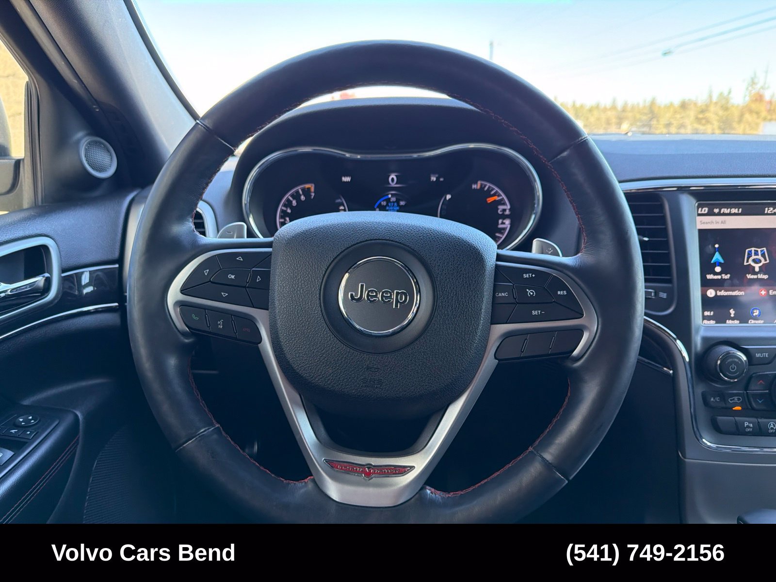 Used 2018 Jeep Grand Cherokee Trailhawk w/ Trailhawk Luxury Group AWD/4WD image 11