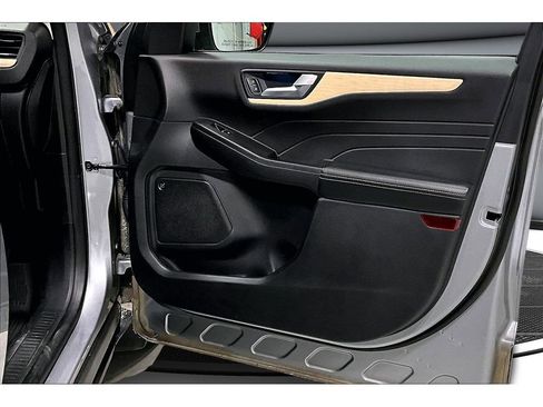 Used 2021 Ford Escape Titanium w/ Titanium Premium Package image 26