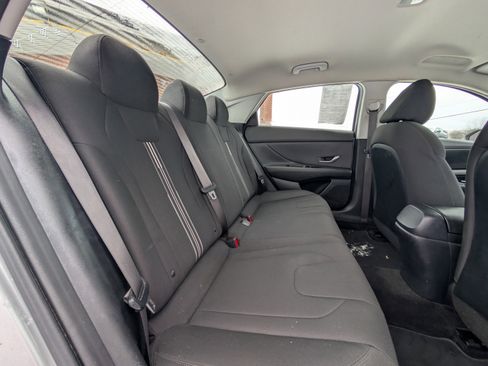 Used 2021 Hyundai Elantra SEL image 33