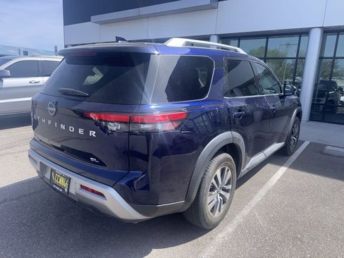 Used 2023 Nissan Pathfinder SL image 5
