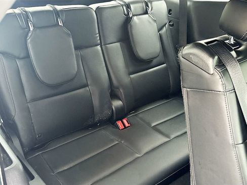 Used 2022 Ford Explorer XLT w/ Equipment Group 202A image 27