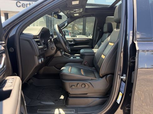 Used 2024 GMC Yukon AT4 w/ Technology Package AWD/4WD image 14