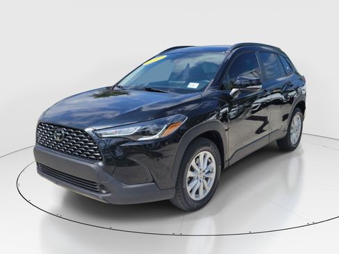 Certified 2022 Toyota Corolla Cross LE FWD image 3