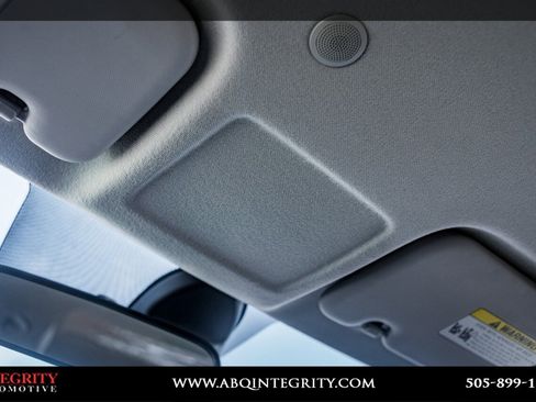 Used 2022 Hyundai Venue SE image 27