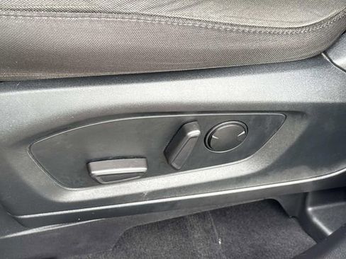 Certified 2022 Ford Explorer XLT image 28