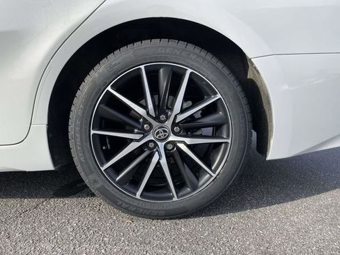 Used 2023 Toyota Camry SE image 9