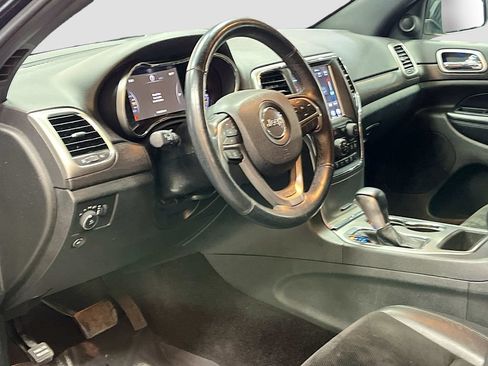 Used 2018 Jeep Grand Cherokee Altitude AWD/4WD image 9