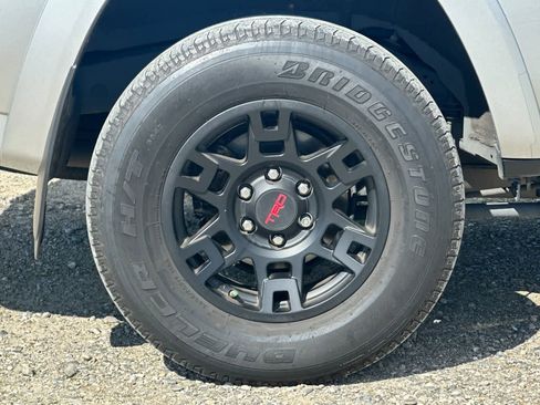 Used 2021 Toyota 4Runner Venture w/ Moonroof Package AWD/4WD image 30