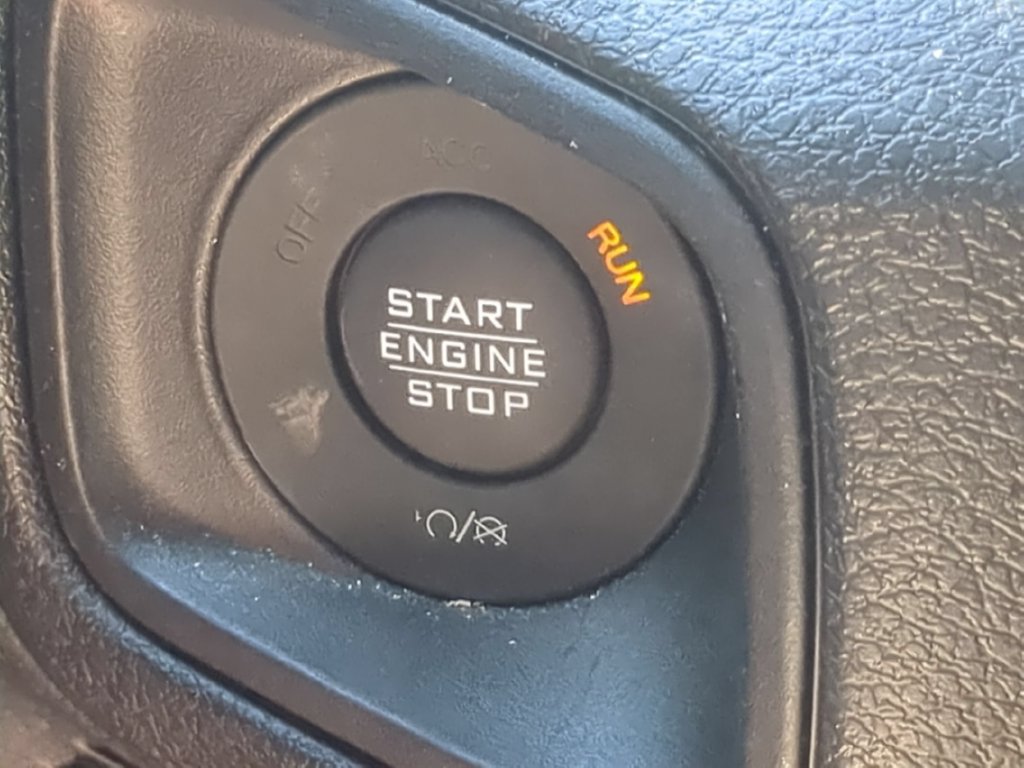 Used 2024 Jeep Gladiator Sport AWD/4WD image 18