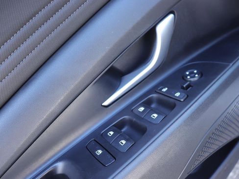 Used 2023 Hyundai Elantra Limited w/ Cargo Package image 21