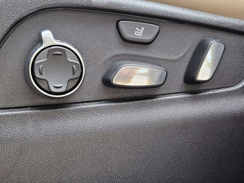Used 2025 Cadillac XT4 Premium Luxury FWD image 20