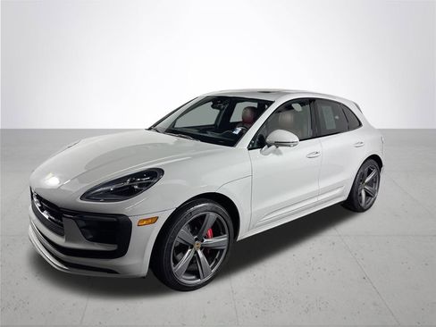 Used 2023 Porsche Macan S image 2