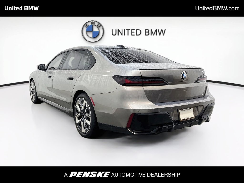 Certified 2024 BMW 740i RWD image 7