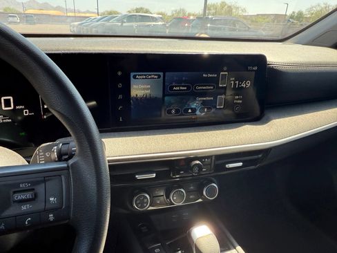 Used 2025 Nissan Kicks SV FWD image 19