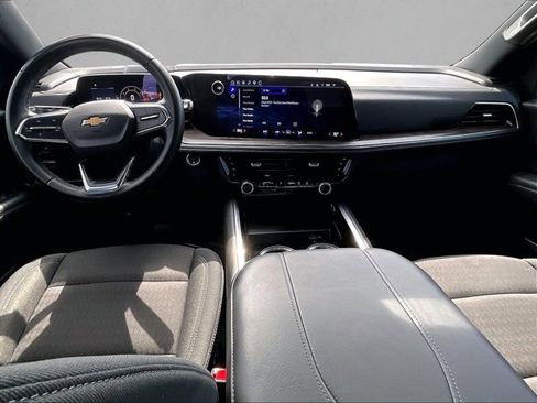 Used 2026 Chevrolet Suburban LS image 16