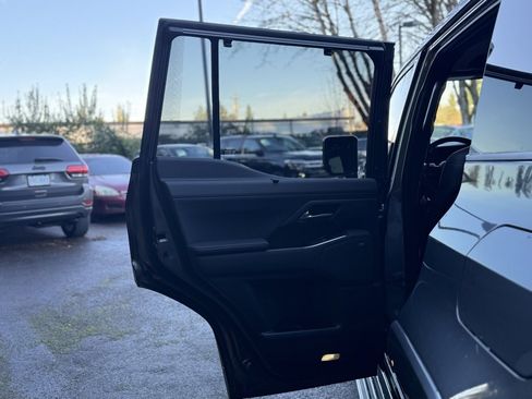 Used 2024 Lexus GX 550 image 22
