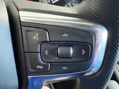 Used 2025 Chevrolet Blazer LT image 18