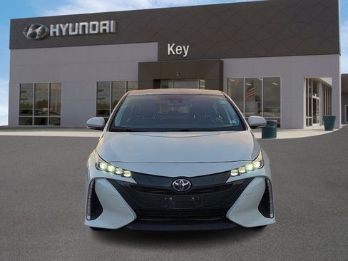 Used 2022 Toyota Prius Prime XLE image 8