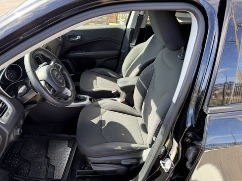 Used 2018 Jeep Compass Sport w/ Tech Group image 28