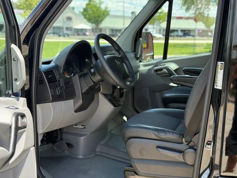 Used 2017 Mercedes-Benz Sprinter 3500 image 17