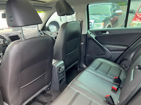 Used 2017 Volkswagen Tiguan Wolfsburg Edition FWD image 9