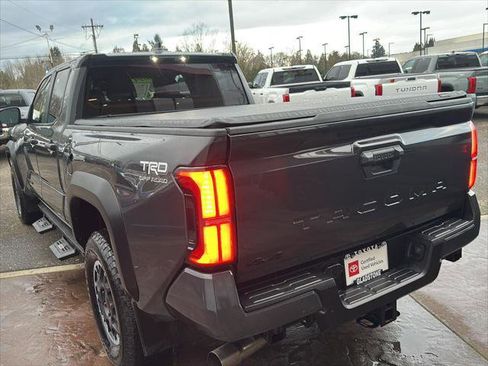 Certified 2024 Toyota Tacoma TRD Off-Road image 32