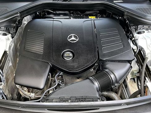 Certified 2023 Mercedes-Benz GLC 300 4MATIC image 9