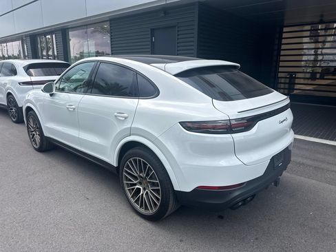 Certified 2023 Porsche Cayenne S AWD/4WD image 4