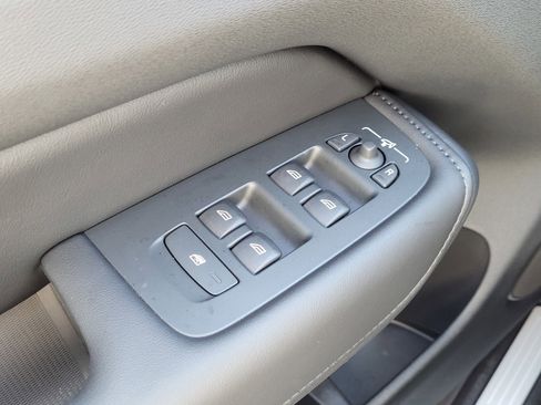 Certified 2025 Volvo XC60 B5 Core w/ Protection Package Premier image 16