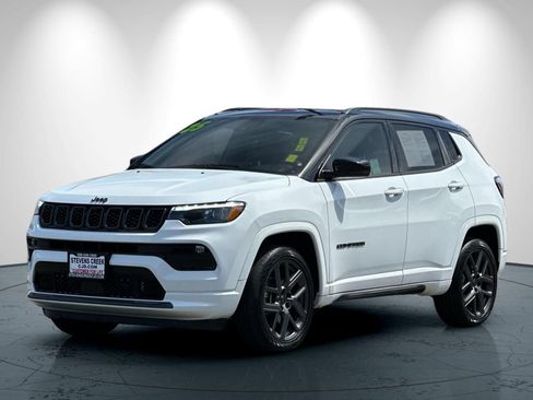 Used 2025 Jeep Compass Limited w/ High Altitude Package AWD/4WD image 8