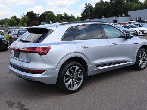 Used 2021 Audi e-tron Premium Plus w/ Premium Plus Package AWD/4WD image 5