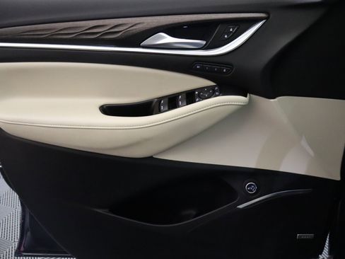 Used 2023 Buick Enclave Avenir w/ Avenir Technology Package image 35