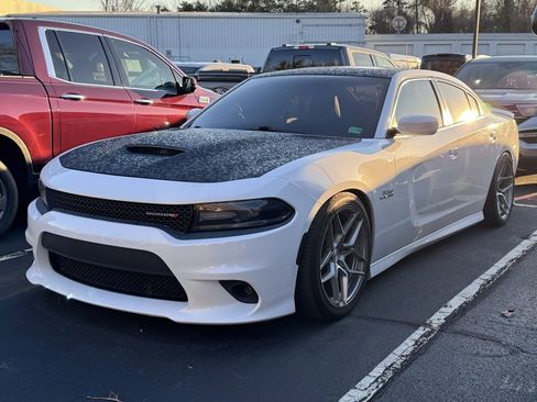 Used 2020 Dodge Charger R/T w/ Plus Group image 2