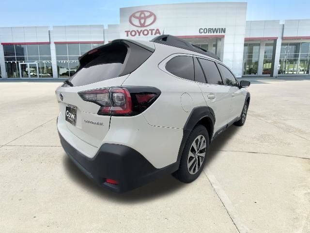 Used 2023 Subaru Outback Premium AWD/4WD image 3
