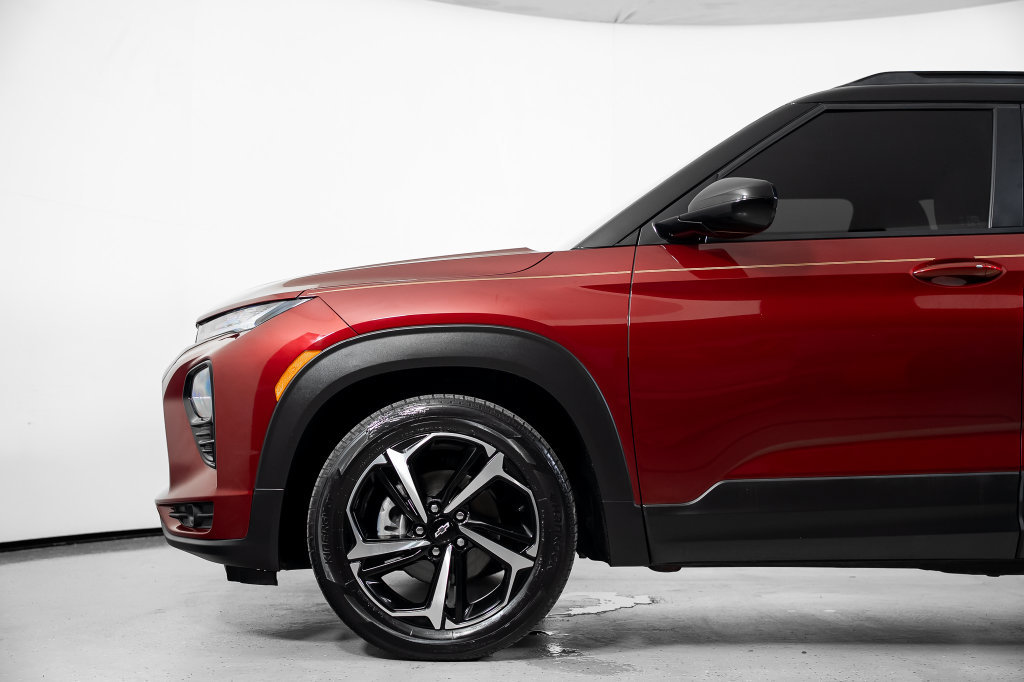 Used 2023 Chevrolet TrailBlazer RS w/ Sun and Liftgate Package FWD image 14