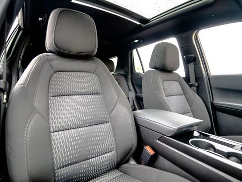 New 2026 Chevrolet Equinox LT AWD/4WD image 18