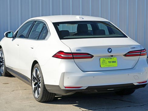 Used 2024 BMW i5 eDrive40 w/ M Sport Package image 57