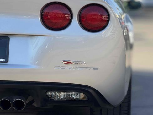 Used 2007 Chevrolet Corvette Coupe w/ Preferred Equipment Group RWD image 10