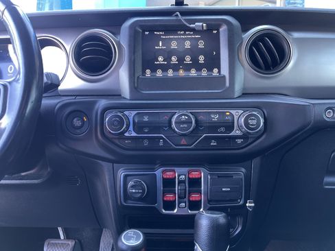 Used 2021 Jeep Wrangler Unlimited Sport image 28