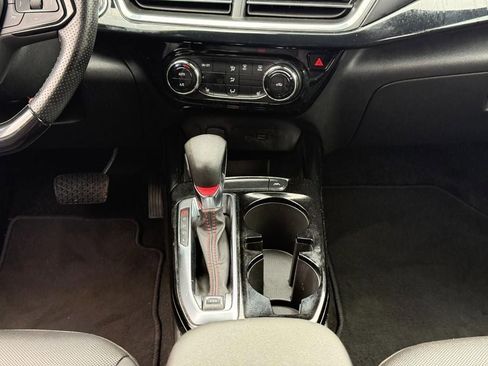 Used 2024 Chevrolet Trax RS w/ Driver Confidence Package FWD image 18