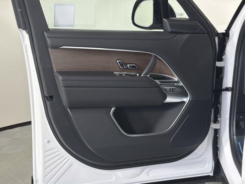 New 2026 Land Rover Range Rover SE image 20