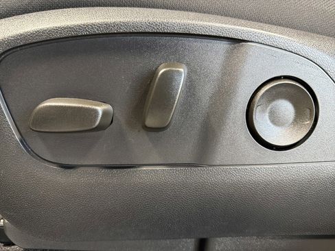 Used 2025 GMC Acadia Elevation image 20