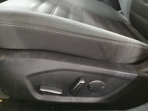 Used 2018 Ford Fusion SE image 3