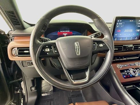 Used 2021 Lincoln Aviator Reserve w/ Equipment Group 202A AWD/4WD image 11