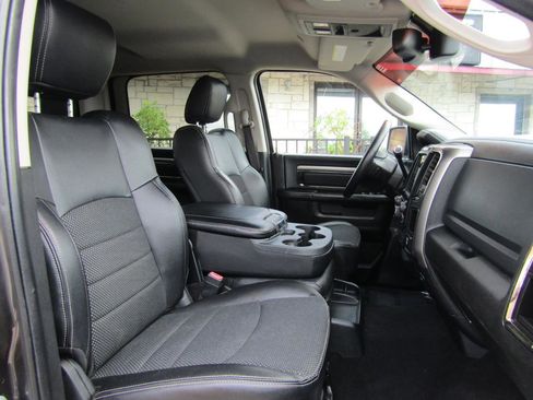 Used 2018 RAM 2500 Big Horn w/ Sport Appearance Group AWD/4WD image 11