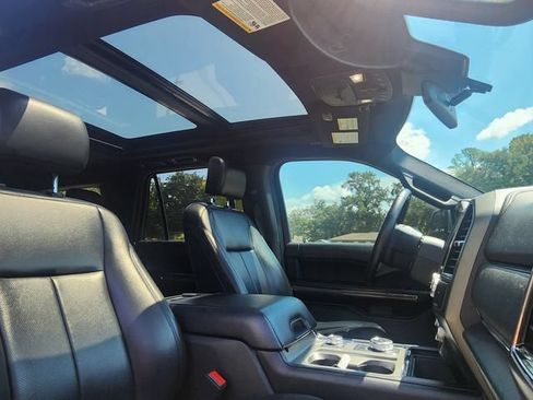 Used 2020 Ford Expedition XLT w/ Equipment Group 202A AWD/4WD image 28