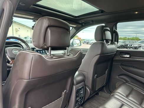 Used 2019 Jeep Grand Cherokee Overland AWD/4WD image 22