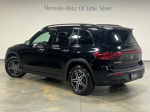 Used 2024 Mercedes-Benz EQB 250+ image 3