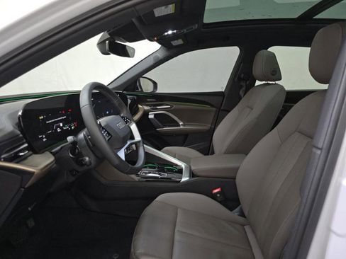 Used 2025 Audi Q5 Premium Plus w/ Premium Plus AWD/4WD image 3